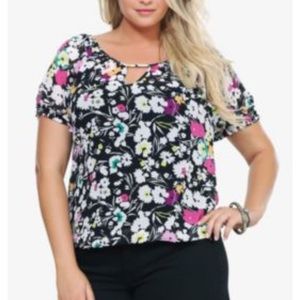 Torrid plus size open back floral top 2x